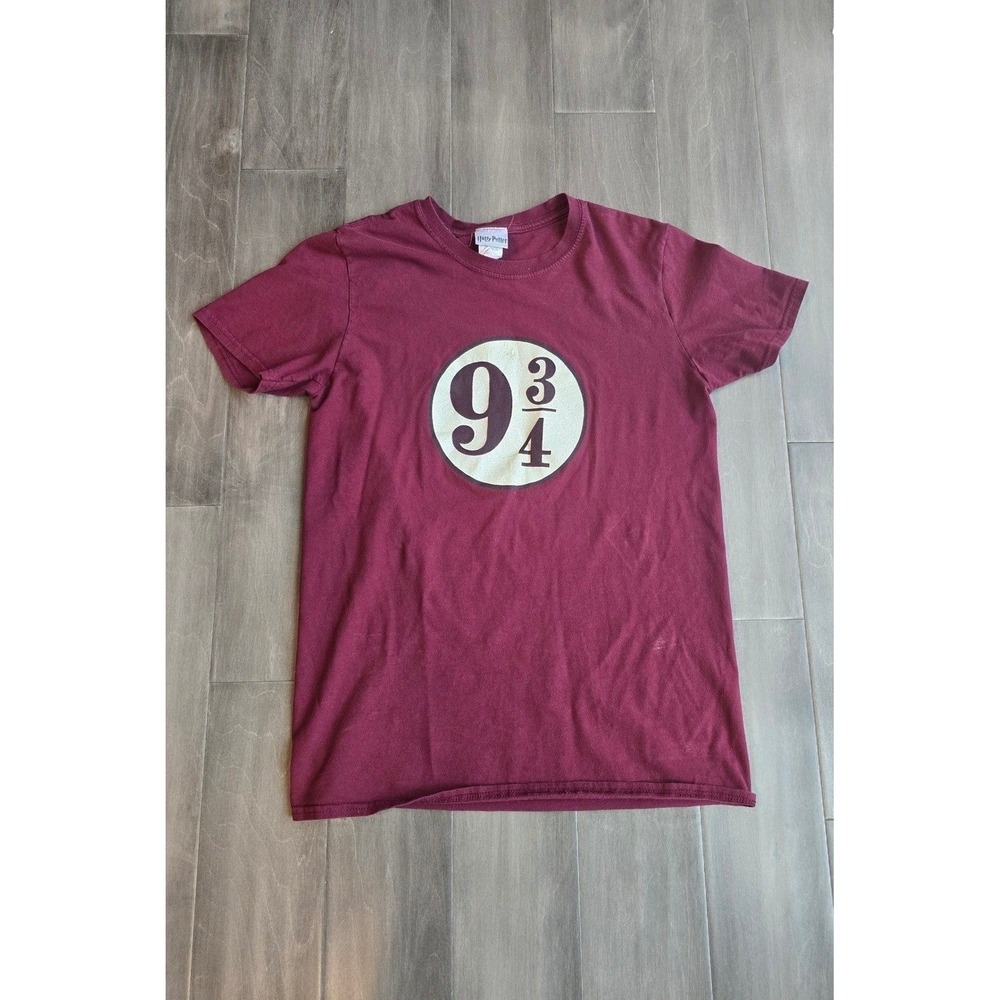Harry Potter Platform 9 3/4 Graphic T-Shirt Maroon Burgundy Medium